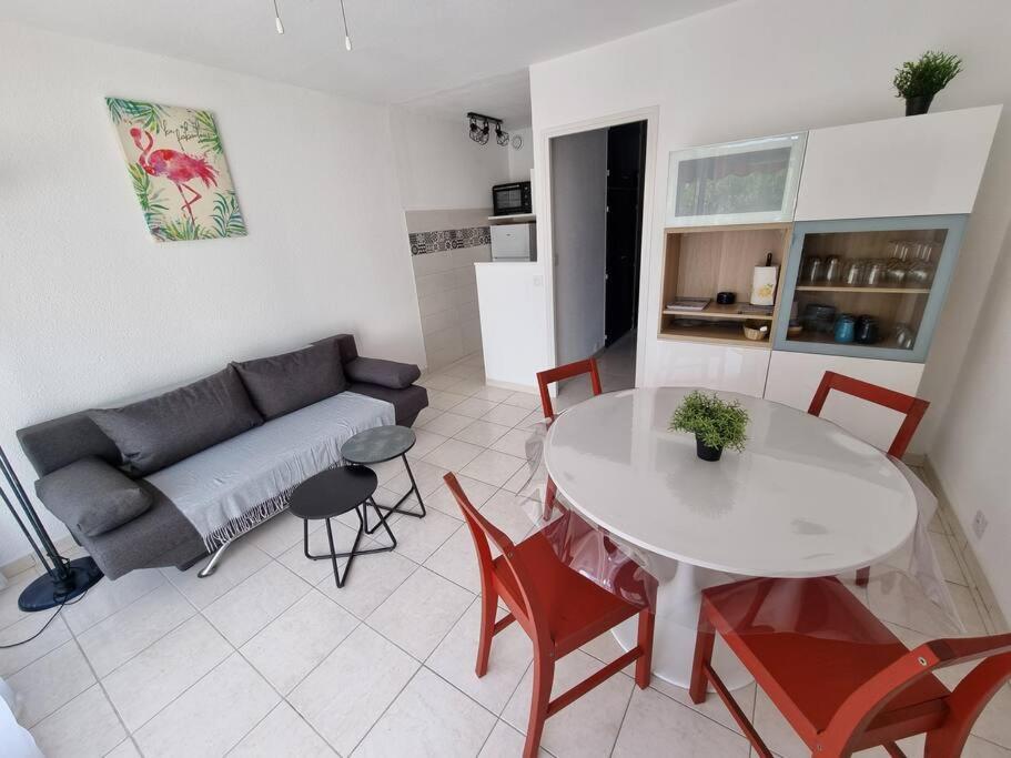 En Bord De Mer, Avec Grande Terrasse Et Climatisation Le Grau-du-Roi Exterior foto